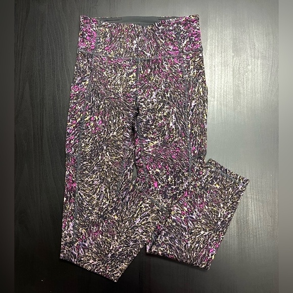 Lululemon Invigorate High-Rise Tight 25" - Sz 4 - Picture 2 of 5